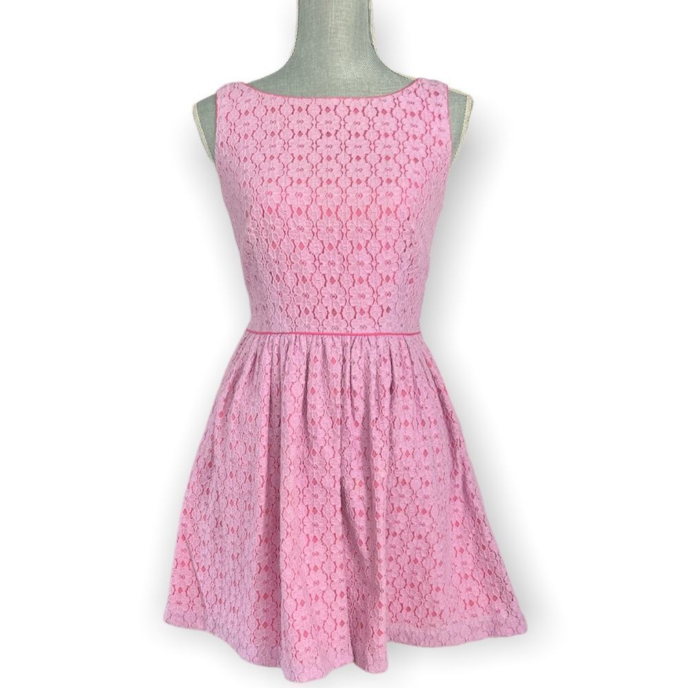 Lilly Pulitzer Aleesa Fit & Flare Purple Lace Diamond Cutout Back Dress Size 6